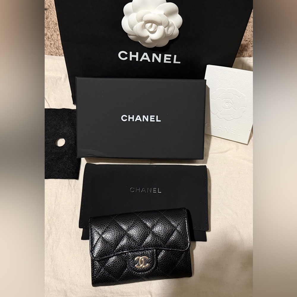 ❌SOLD❌ NWT CHANEL Black Classic Flap Card Holder Gold hardware Authentic
